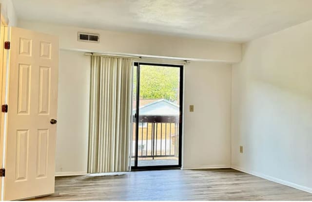 410 Maple Ave photos photos