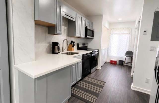 5304 INDIAN CREEK Drive Gallery 3