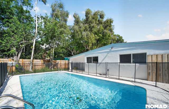 Charming 3BR w pool & home office/den House in Fort Pierce Gallery 3