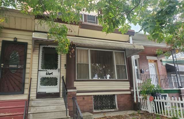 3 Bedroom House in Kingsessing Gallery 1