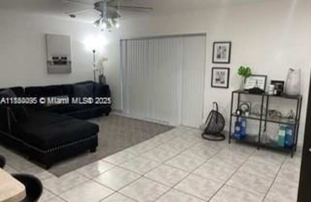 10379 N Kendall Dr photos photos