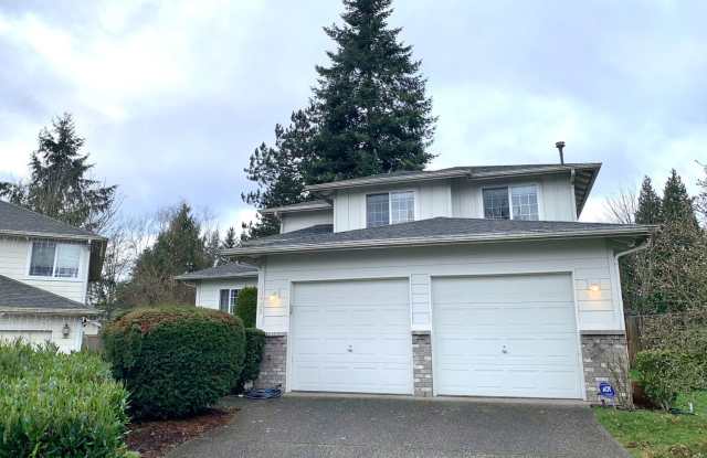Beautiful 3-Bedroom Kirkland Home with Office, Private Backyard & 2-Car Garage Gallery 1