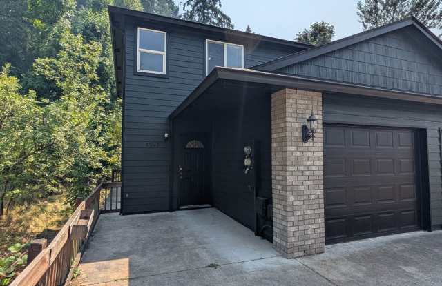 3-Bedroom, 1.5-Bath Duplex In The Thurston Area of Springfield! photos photos