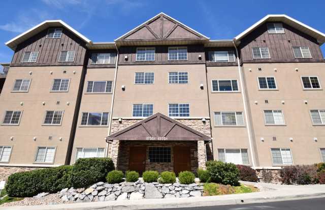 Beautiful 3 Bed Condo with Fantastic HOA and Amenities! Gallery 1