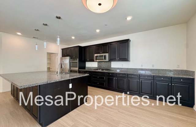 3244 E Yellowstone Drive Gallery 4