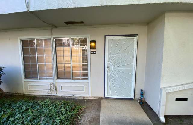 Three Bedroom Townhome Near River Access Gallery 3
