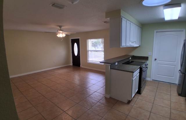 1105 Monticello Ln - 1105 Monticello Lane, Port Orange, FL 32129