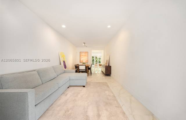 2938 Catalina St Gallery 2