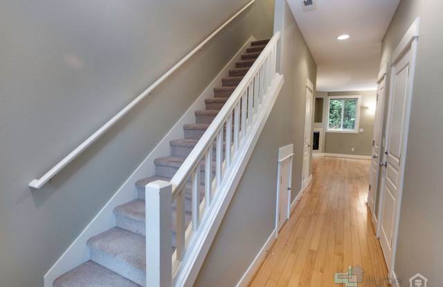 Beautiful 3 Bd/3 Ba Home in Beaverton Gallery 3