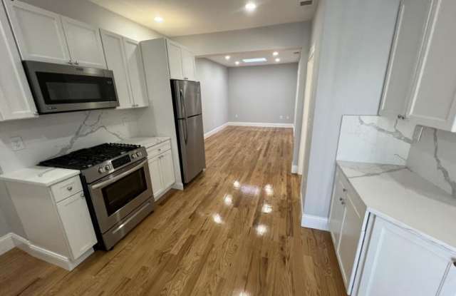 351 Oxford St. photos photos