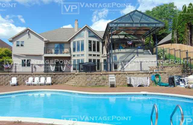1037 Crestview Drive - 1037 Crestview Drive, Wrightstown, WI 54180