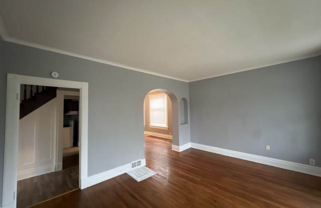 710 12th St - Front Gallery 2