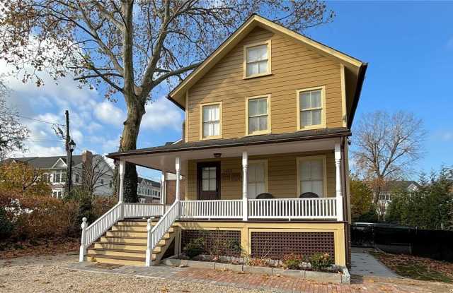 1433 Old Northern Boulevard photos photos