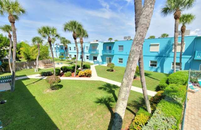 Cozy Beachside Condo in Cape Canaveral Including pool, basic cable, and water. Gallery 4