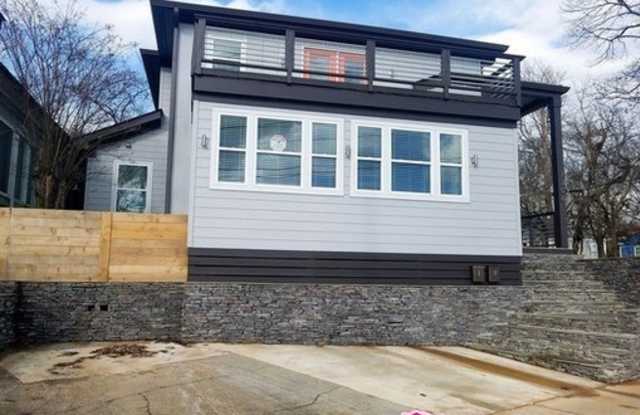 1206 Dekalb Avenue North East Gallery 3