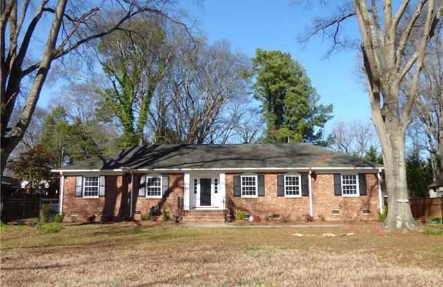 1400 Cavendish Court - 1400 Cavendish Court, Charlotte, NC 28211