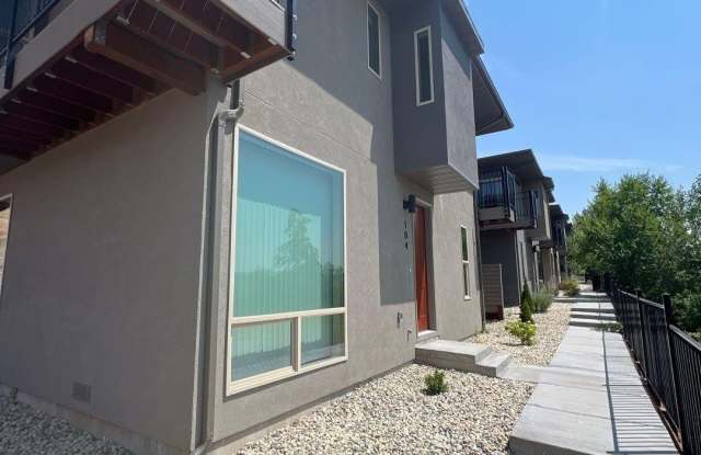 760 Bluffs Court lot: 104 photos photos