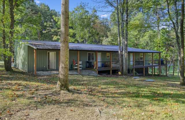 Spacious 3BR House in Tracy City Gallery 3