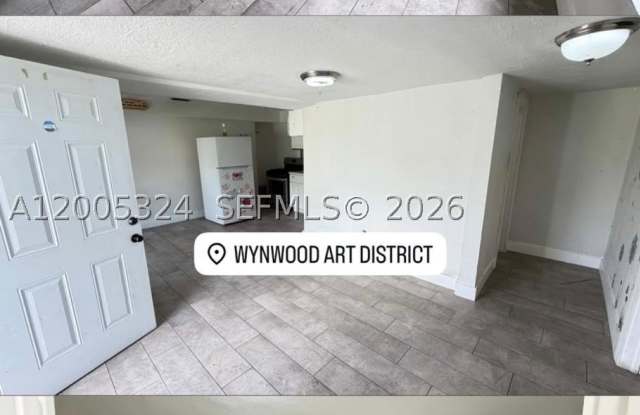 301 NW 37th St photos photos