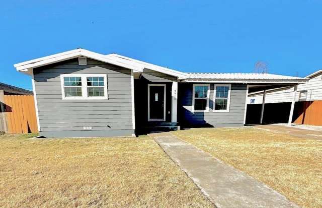 4915 McKnight Dr photos photos