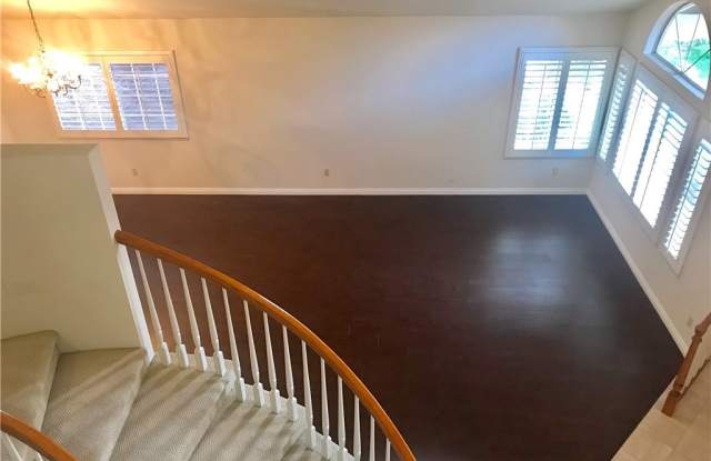 1842 Chantilly Lane Gallery 3