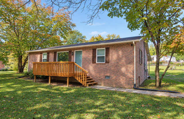 3-Bedroom Cookeville Home with Sunroom, Vaulted Ceilings & Carport Gallery 1