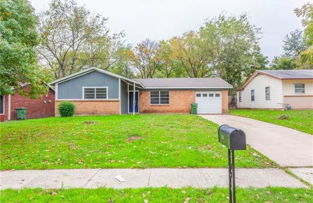 418 E Lavender Lane - 418 East Lavender Lane, Arlington, TX 76010
