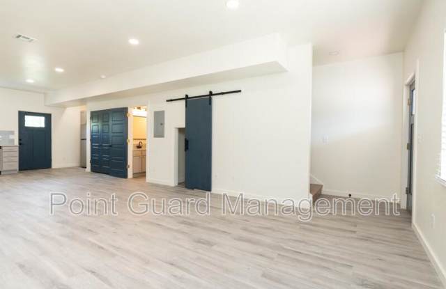 2825 N Oliver Gallery 3