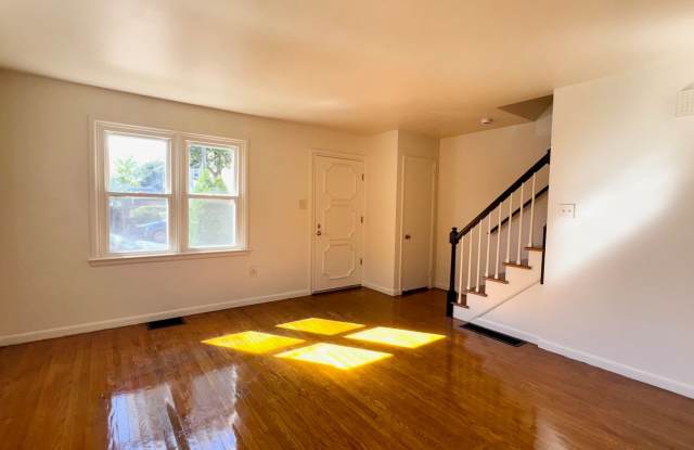 3 Bedroom Townhome Gallery 3