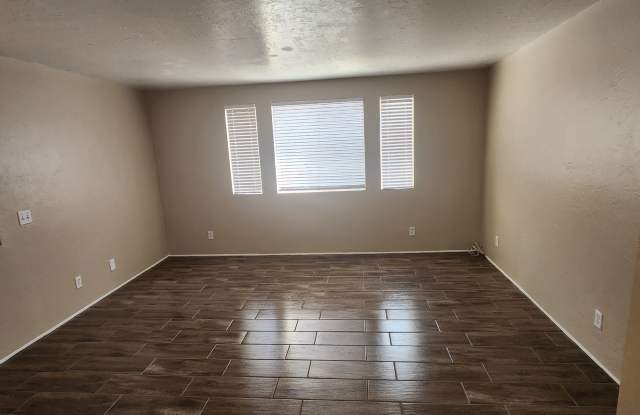 3932 E Hayhurst Ln - Apt 4 photos photos