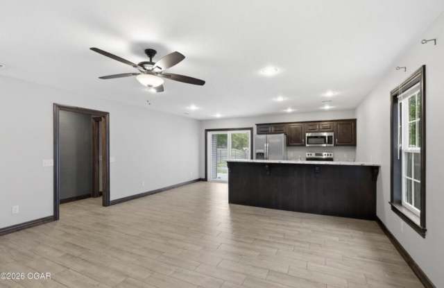 1604 S Minnesota Avenue Gallery 2