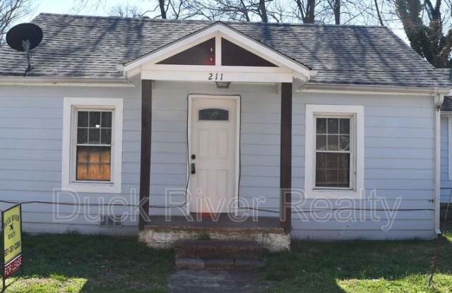 211 W 10th St photos photos