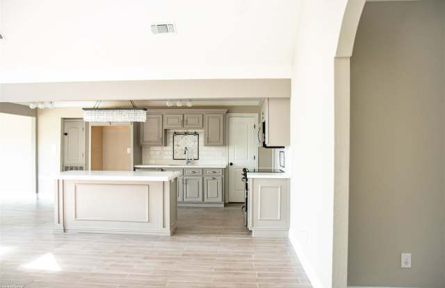 1030 Charlotte Ln - 1030 Charlotte Lane, Bridge City, TX 77611