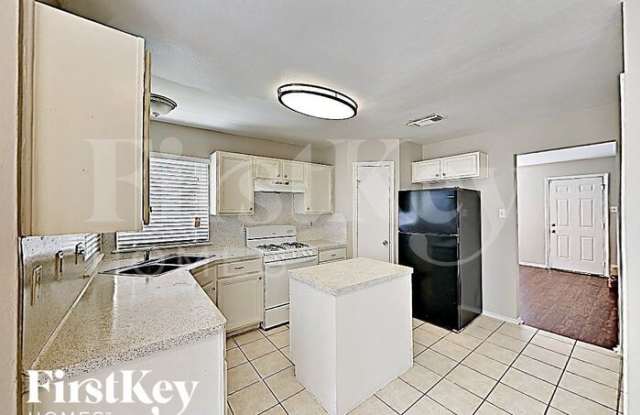 16338 Petaluma Drive Gallery 3