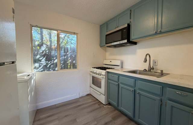Available For Immediate Move in! Cute and Cozy One Bedroom! Apply Today! Gallery 3