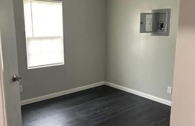 306 Grant Circle Gallery 4