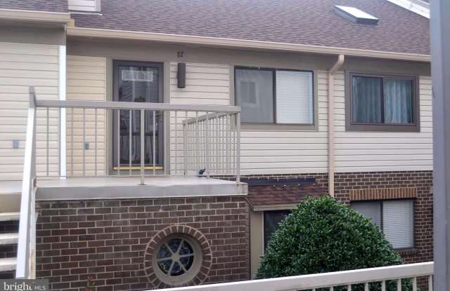 82 HAWTHORNE COURT NE Gallery 3