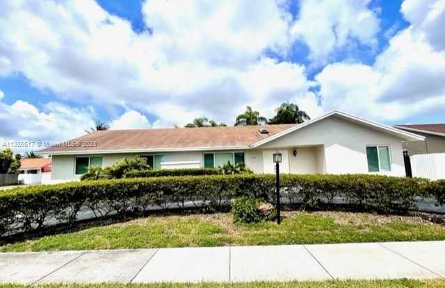 10740 SW 146th Ave - 10740 Southwest 146th Avenue, The Hammocks, FL 33186