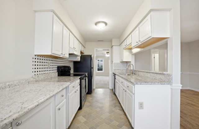 5531 Old Guard Crescent - 1 photos photos