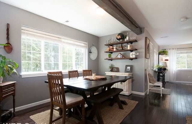 1600 Penn Cove Rd Gallery 4