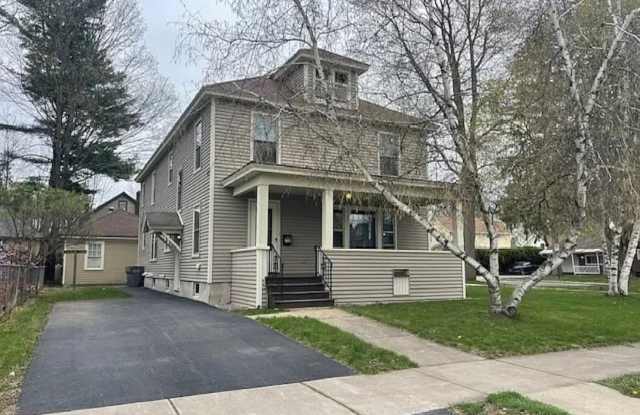 700 Elm Street Gallery 1
