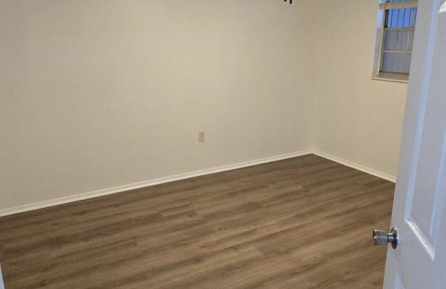5012 22nd Street West - B Gallery 4