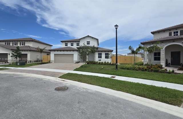 2727 SE 23rd Ter photos photos