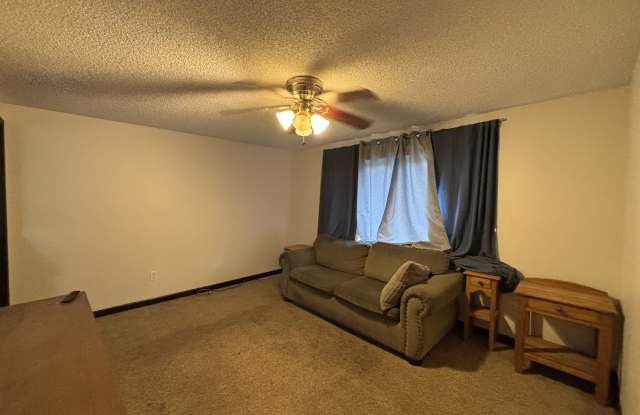 255 South Glenwood - A-upstairs Gallery 4