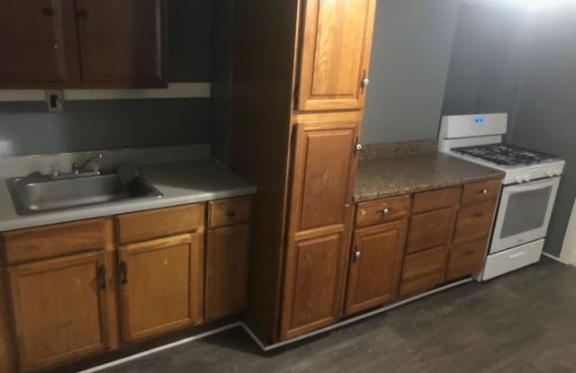 430 8th St - 430 8th Street, Troy, NY 12180