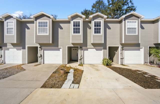 Spacious 2 Bedroom 2.5 Bath Townhome in Midtown photos photos