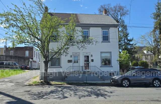 118 E North St photos photos 118 E North St photos photos