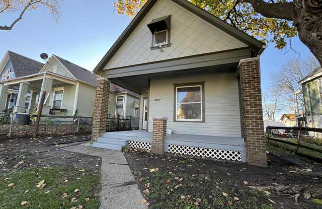 617 Splitlog Avenue photos photos