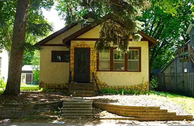 Affordable six bedroom house close to U of M campus! photos photos