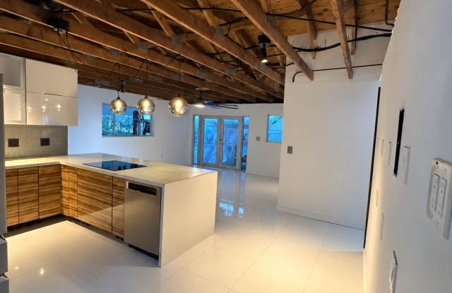251 Frow Avenue Gallery 2